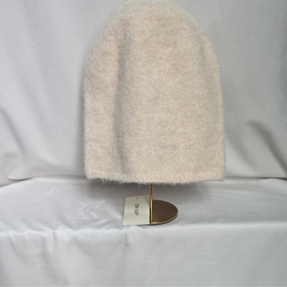 ON 34TH NWT Women's Beige Acrylic Knit Beanie Hat Solid One Size MC1542307
